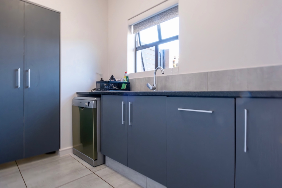 4 Bedroom Property for Sale in Earls Court Lifestyle Estate Western Cape
